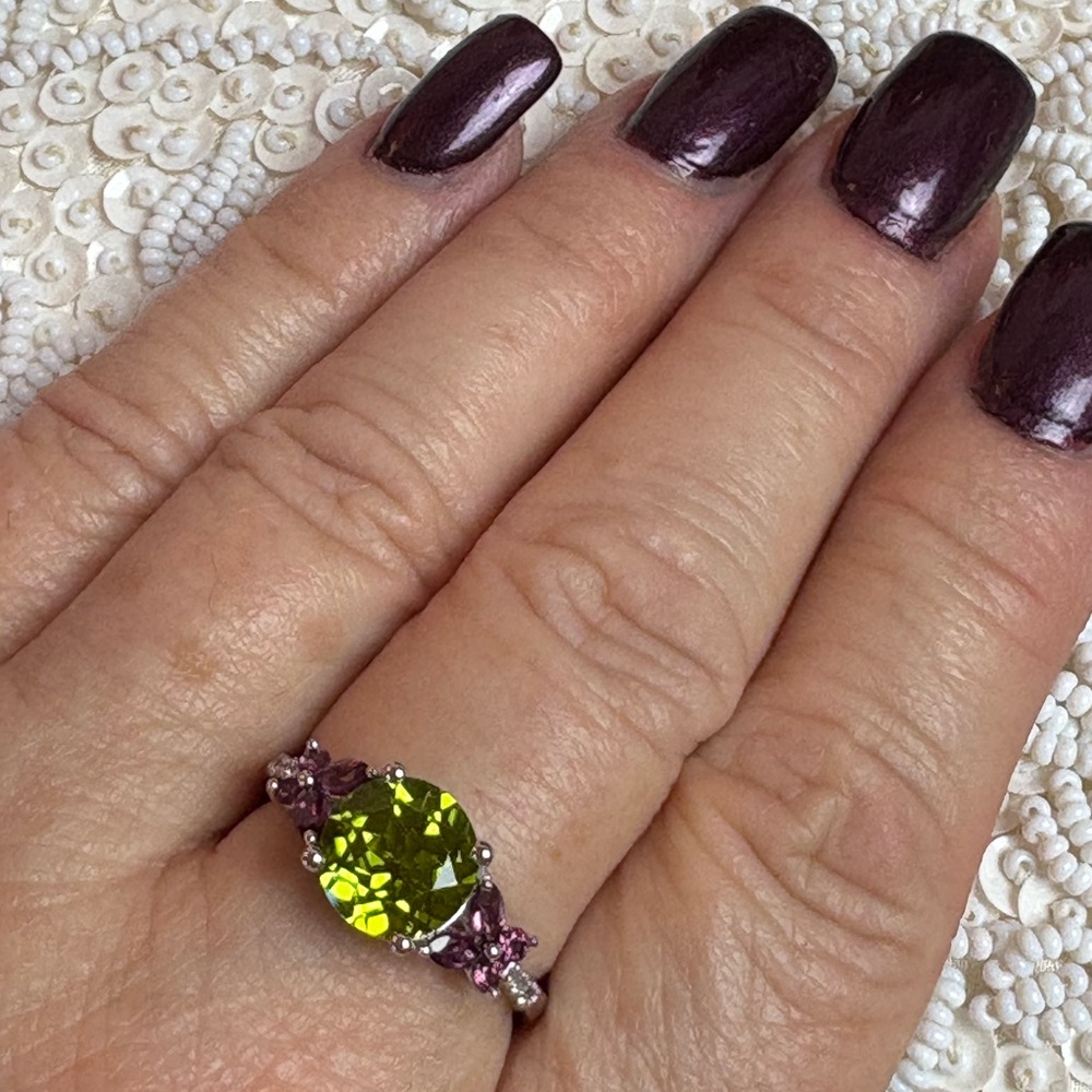 💚Hebei Peridot Flutter-Wing Ring💚